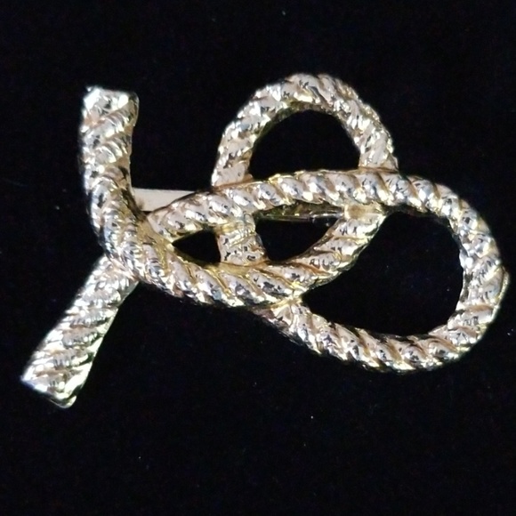 Vintage Mid Century Goldtone Rope Design Pretzel Bow Brooch Pin - Picture 4 of 10